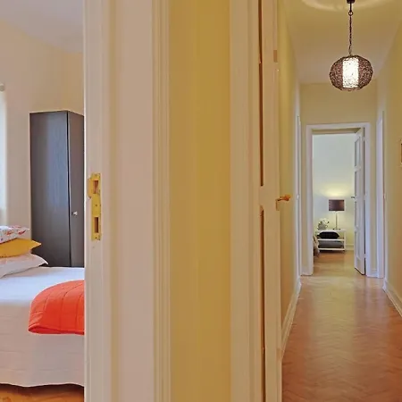 Studio Fuer 11 Personen Und 1 Kind In Lissabon, Regio De Costa De - B58323 *