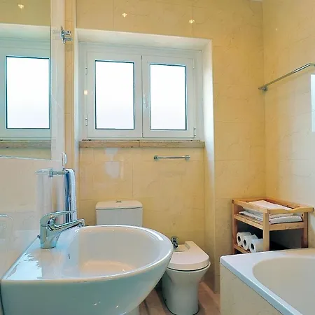 Studio Fuer 11 Personen Und 1 Kind In Lissabon, Regio De Costa De - B58323 Lisbon