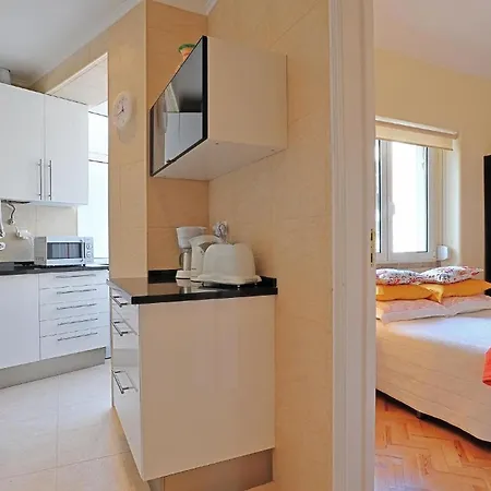 Studio Fuer 11 Personen Und 1 Kind In Lissabon, Regio De Costa De - B58323 * Lisbon