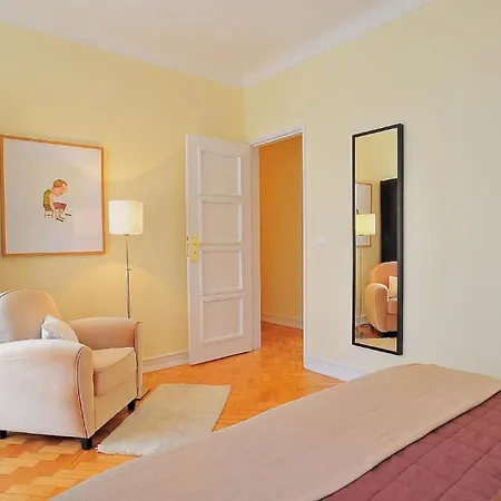 Studio Fuer 11 Personen Und 1 Kind In Lissabon, Regio De Costa De - B58323 Apartment
