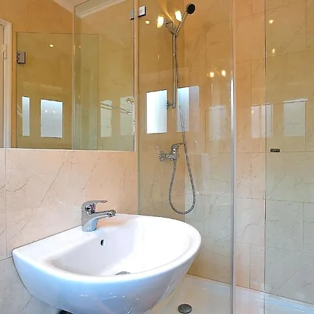 Studio Fuer 11 Personen Und 1 Kind In Lissabon, Regio De Costa De - B58323 Apartment *